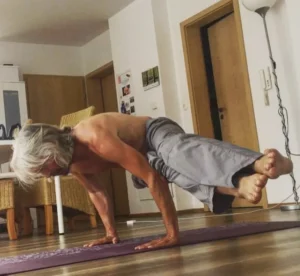 Yoga Schlafstörungen - Ich bei einer Übung