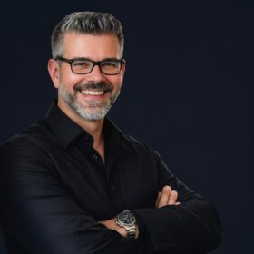 MEN'S CHANGE - Tobias Illig